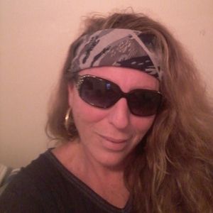 Meet your Posher, Debbie